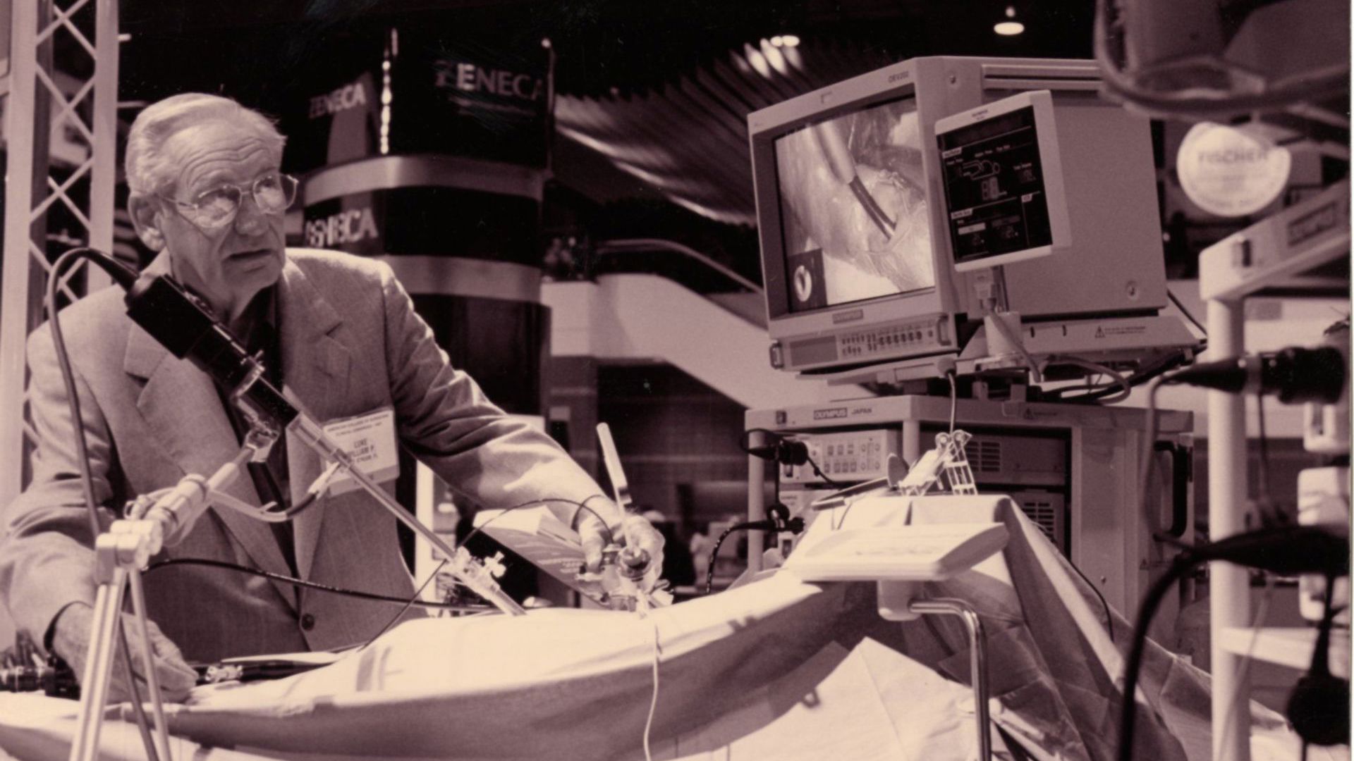 exhibitor-showing-off-equipment.jpg