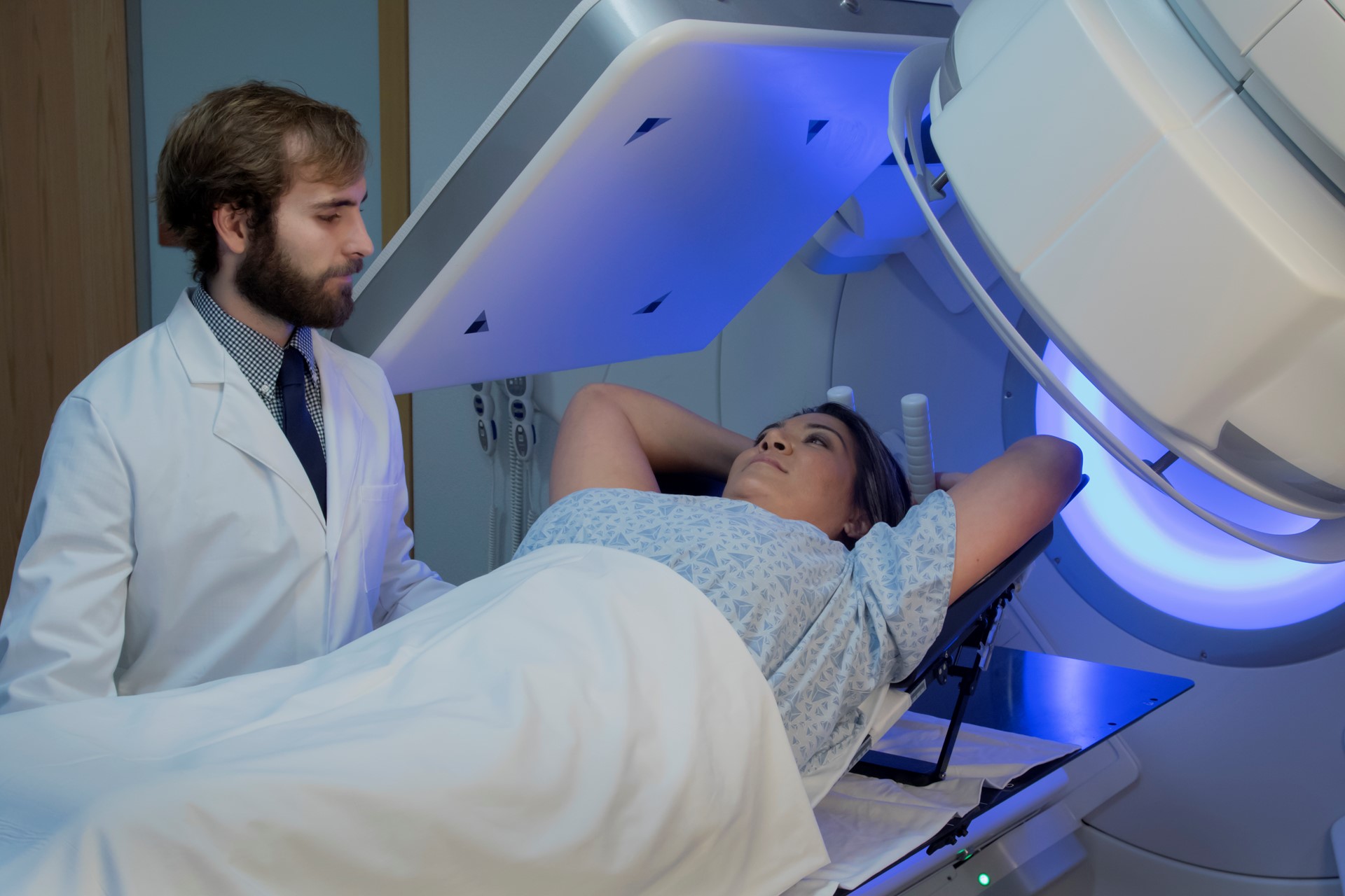 Your radiation oncology team will discuss your treatment with you.  Image Credit: Mark Kostich / iStock / Getty Images