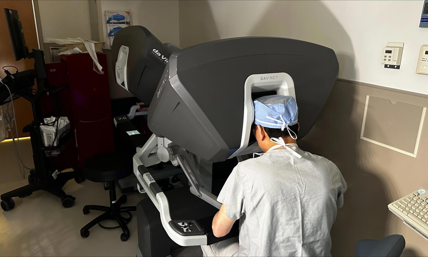 Texas Surgeons Perform First Fully Robotic Heart Transplant in US